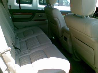 2005 Lexus LX470 Pictures