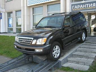 2005 Lexus LX470 Pictures