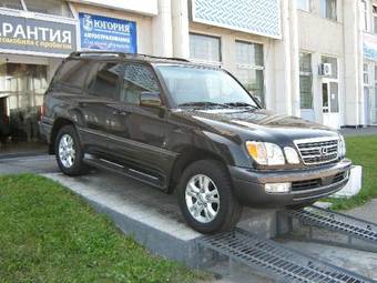 2005 Lexus LX470 Pictures