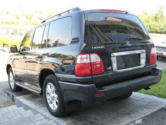 2005 Lexus LX470 Pictures