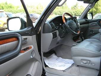 2005 Lexus LX470 Pictures