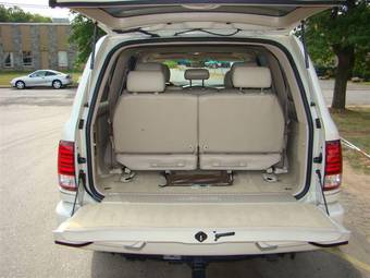 2005 Lexus LX470 Photos