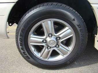 2005 Lexus LX470 Pictures
