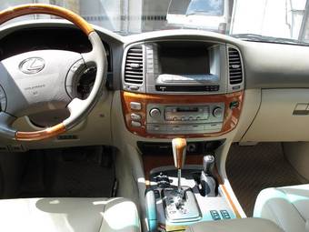 2005 Lexus LX470 Pictures