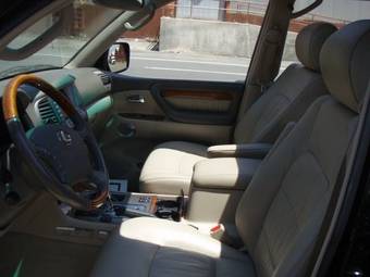 2005 Lexus LX470 Pictures