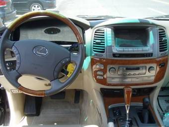 2005 Lexus LX470 Pictures