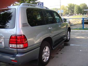 2005 Lexus LX470 Photos