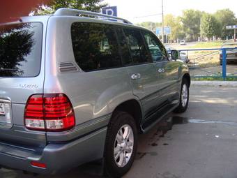 2005 Lexus LX470 Photos