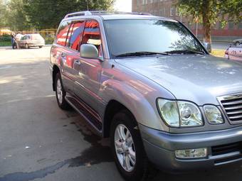 2005 Lexus LX470 Photos