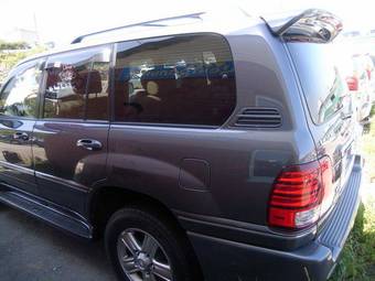 2005 Lexus LX470 Pictures