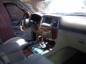 2005 Lexus LX470 Pictures