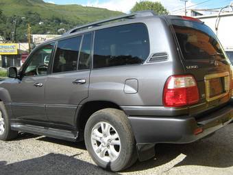 2005 Lexus LX470 Pictures