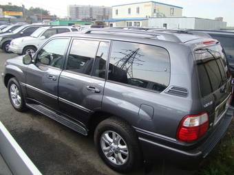 2005 Lexus LX470 Pictures