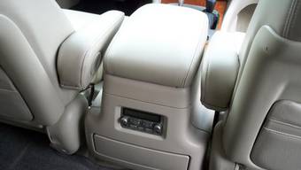 2005 Lexus LX470 Pictures