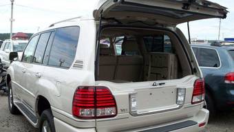 2005 Lexus LX470 Pictures