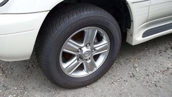 2005 Lexus LX470 Photos