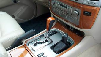 2005 Lexus LX470 Pics