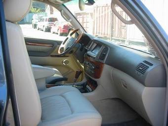 2005 Lexus LX470 Photos