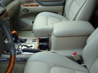 2006 Lexus LX470 Pictures
