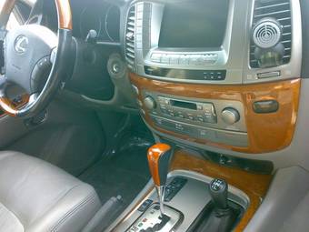 2006 Lexus LX470 Pictures