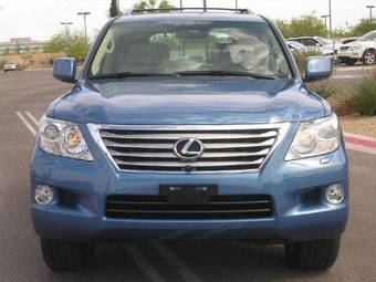 2009 Lexus LX470 Pics