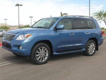 2009 Lexus LX470 Pictures