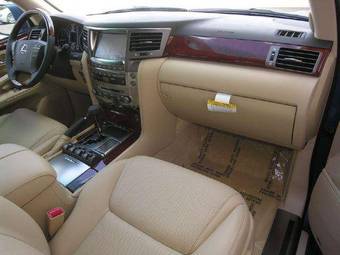 2009 Lexus LX470 Photos