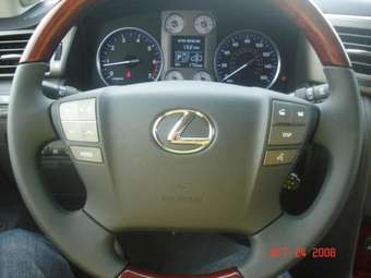 2008 Lexus LX570 Pics