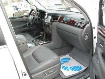 2008 Lexus LX570 Photos