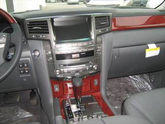 2008 Lexus LX570 Photos