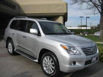 2009 Lexus LX570 Photos