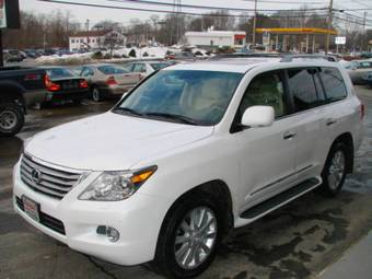 2009 Lexus LX570 Pictures