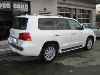 2009 Lexus LX570 Pics