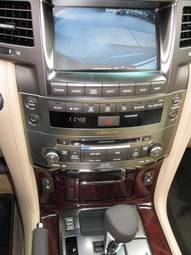 2009 Lexus LX570 Pictures