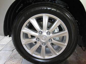 2009 Lexus LX570 Photos