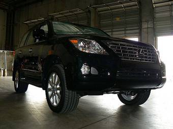 2009 Lexus LX570 Photos