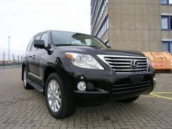 2009 Lexus LX570 Photos