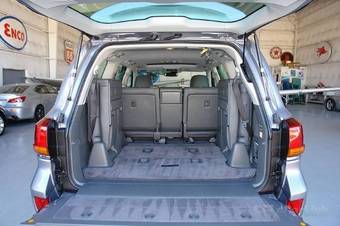 2009 Lexus LX570 Pics