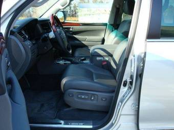 2009 Lexus LX570 Pics