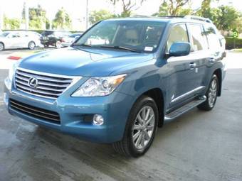 2010 Lexus LX570 Photos