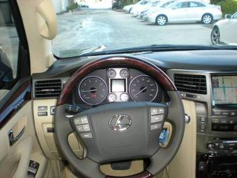 2010 Lexus LX570 Pictures
