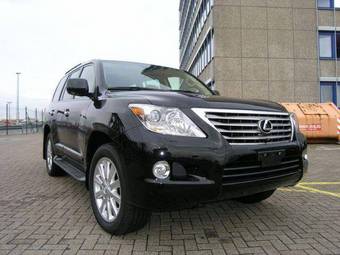 2010 Lexus LX570 Photos