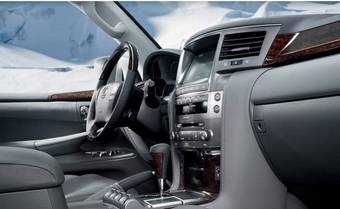 2010 Lexus LX570 Photos