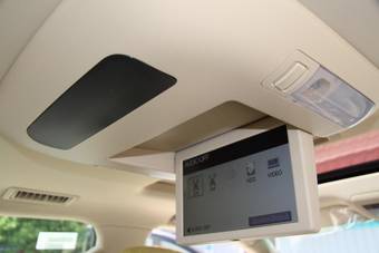 2010 Lexus LX570 Photos