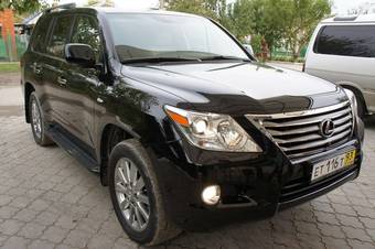 2010 Lexus LX570 Photos