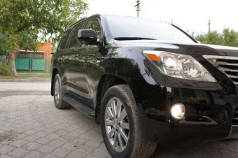 2010 Lexus LX570 Photos