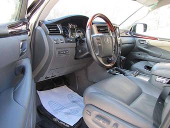 2010 Lexus LX570 Pics