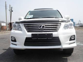 2010 Lexus LX570 Pics