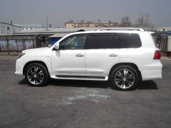 2010 Lexus LX570 Photos