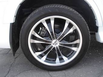 2010 Lexus LX570 Images